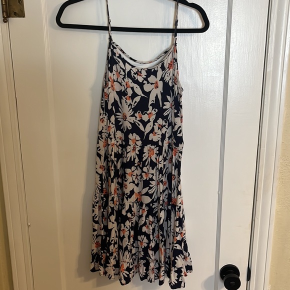 MINE. Floral sundress. - Picture 3 of 4